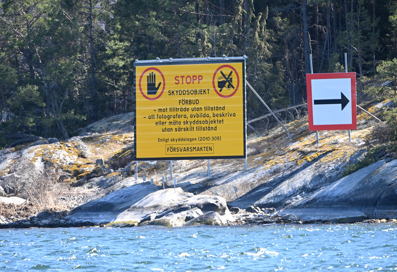 En utländsk kvinna begärs häktad misstänkt för att ha fotat Försvarsmaktens marinbas på Muskö i Stockholms södra skärgård. Arkivbild. Foto: Fredrik Sandberg/TT