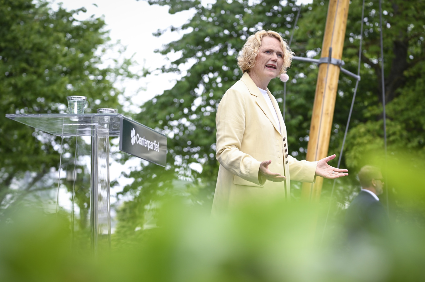 Centerpartiets partiledare Anna-Karin Hatt (C) håller tal under politikerveckan i Almedalen. Foto: Jessica Gow/TT