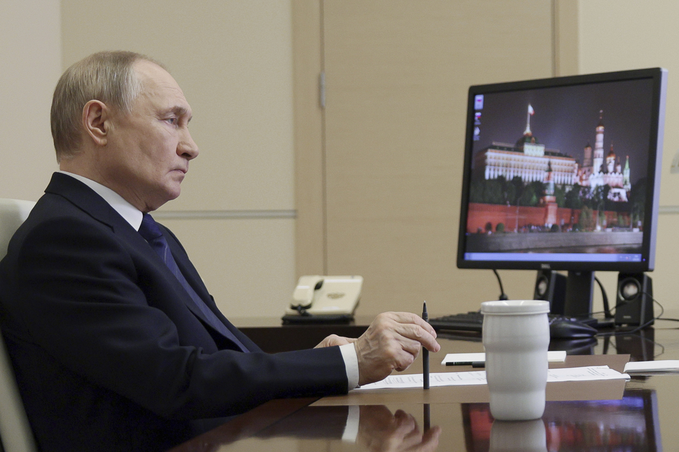 Rysslands president Vladimir Putin kommer inte att resa till Brasilien för ett möte i juli. Däremot ska han delta via videolänk. Foto: Gavriil Grigorov/AP/TT