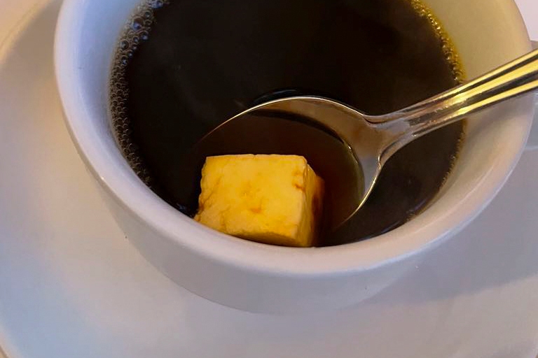 En kopp kaffe med kaffeost. Foto: Andreas Liljeheden/SR/TT