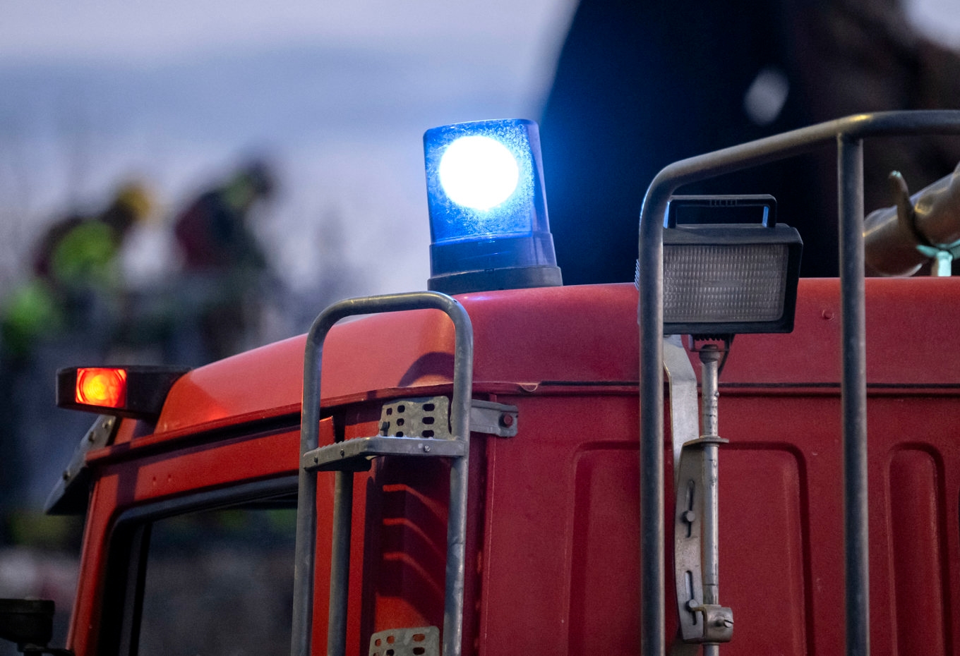 Räddningstjänst och polis har spärrat av ett område i centrala Varberg efter ett gasutsläpp från en bil. Arkivbild. Foto: Johan Nilsson/TT