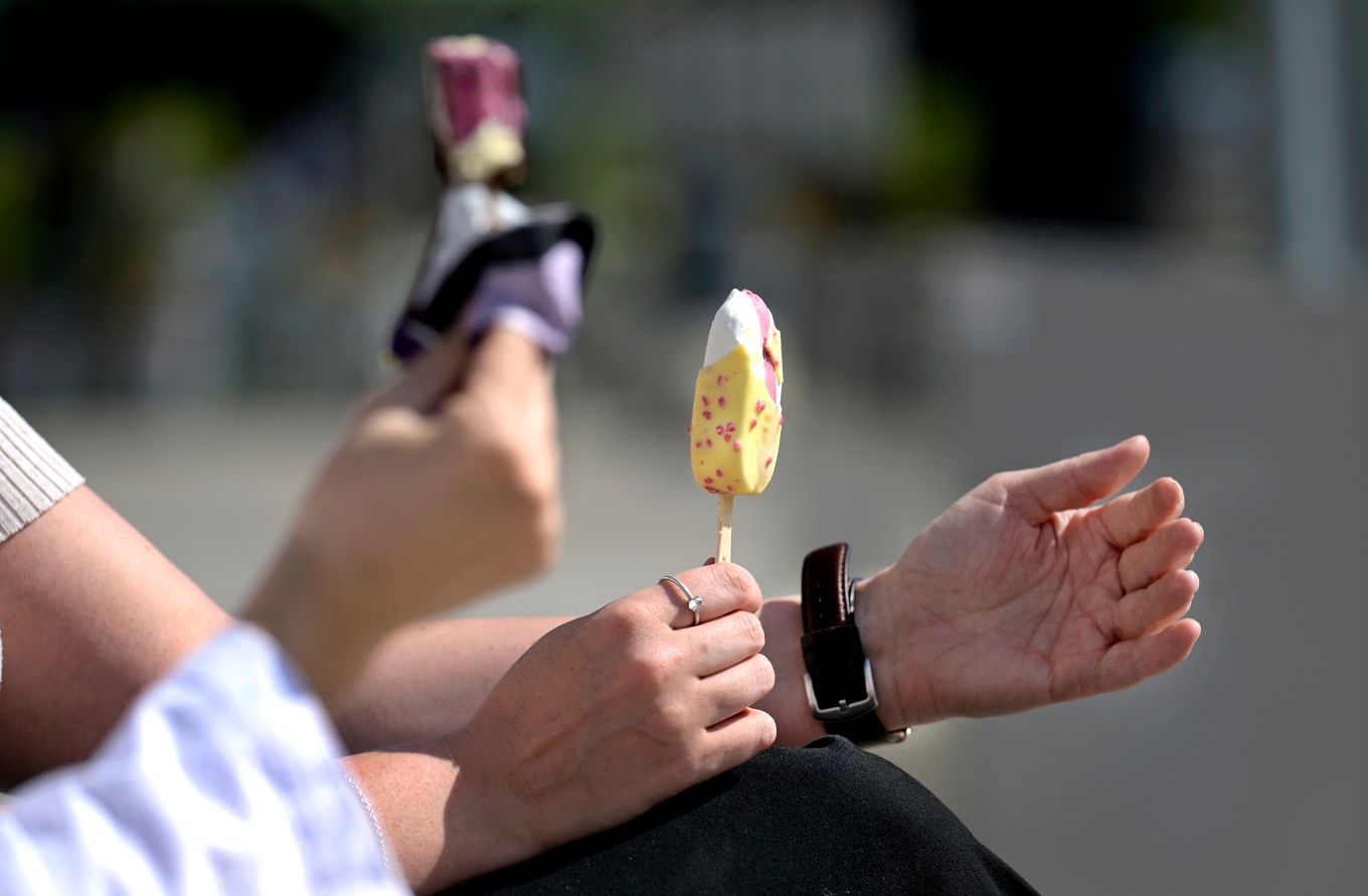 Passa på att njuta av solen i början av veckan. Högtrycket är inte här för att stanna, enligt SMHI. Arkivbild. Foto: Janerik Henriksson/TT