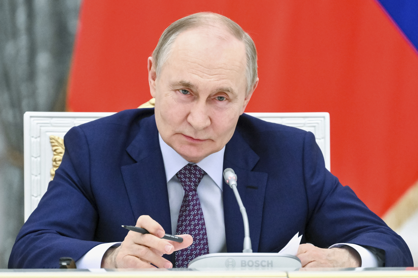 Rysslands president Vladimir Putin under ett möte om de rysskontrollerade regionerna i Ukraina under måndagen. Foto: Kristina Kormilitsyna, Kremlin Pool Photo via AP/TT