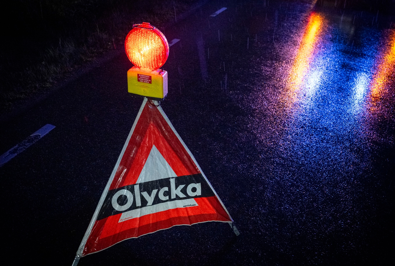 En pojke i 15-årsåldern är livshotande skadad efter en singelolycka natten mot onsdagen. Arkivbild. Foto: Johan Nilsson/TT