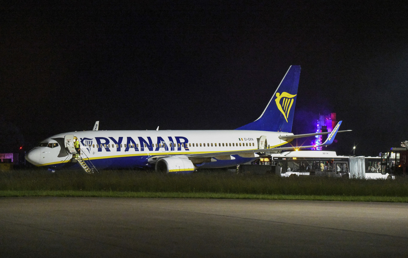 Ryanair ökar maxvolymen på det tillåtna handbagaget med 20 procent. Arkivbild. Foto: Jason Tschepljakow/AP