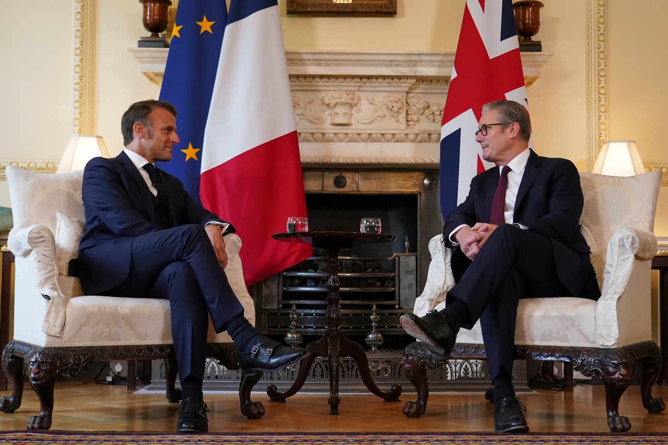 Frankrikes president Emmanuel Macron och Storbritanniens premiärminister Keir Starmer i London. Foto: Alberto Pezzali/AP/TT