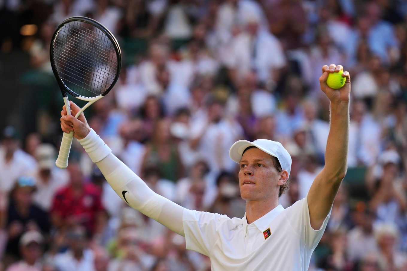 Jannik Sinner firar segern. Foto: Kin Cheung/AP/TT