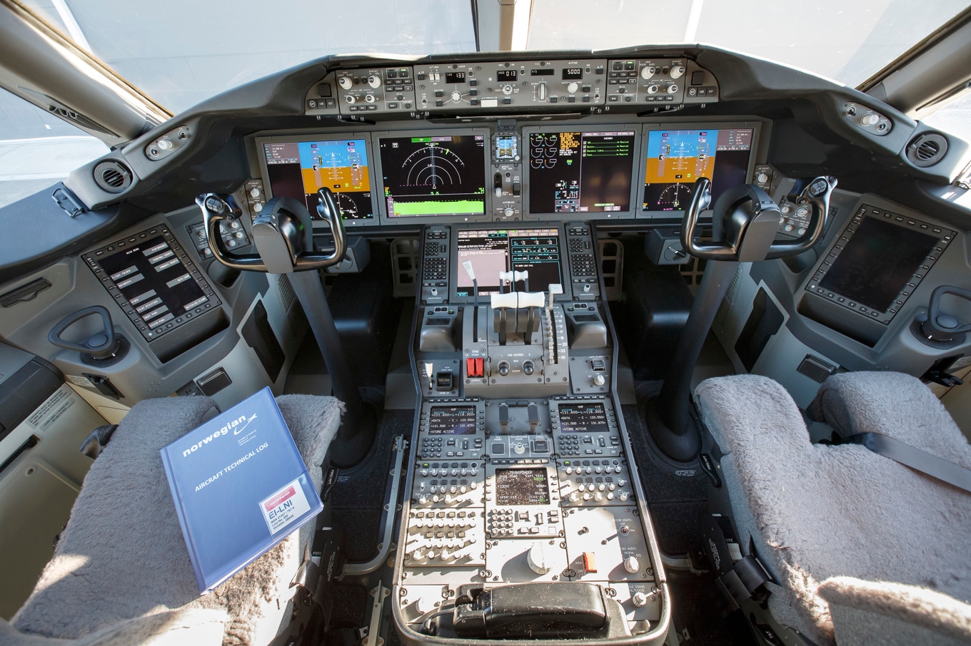 Cockpiten i en Boeing 787-9 Dreamliner från Norwegian. Arkivbild. Foto: Heiko Junge/NTB/TT