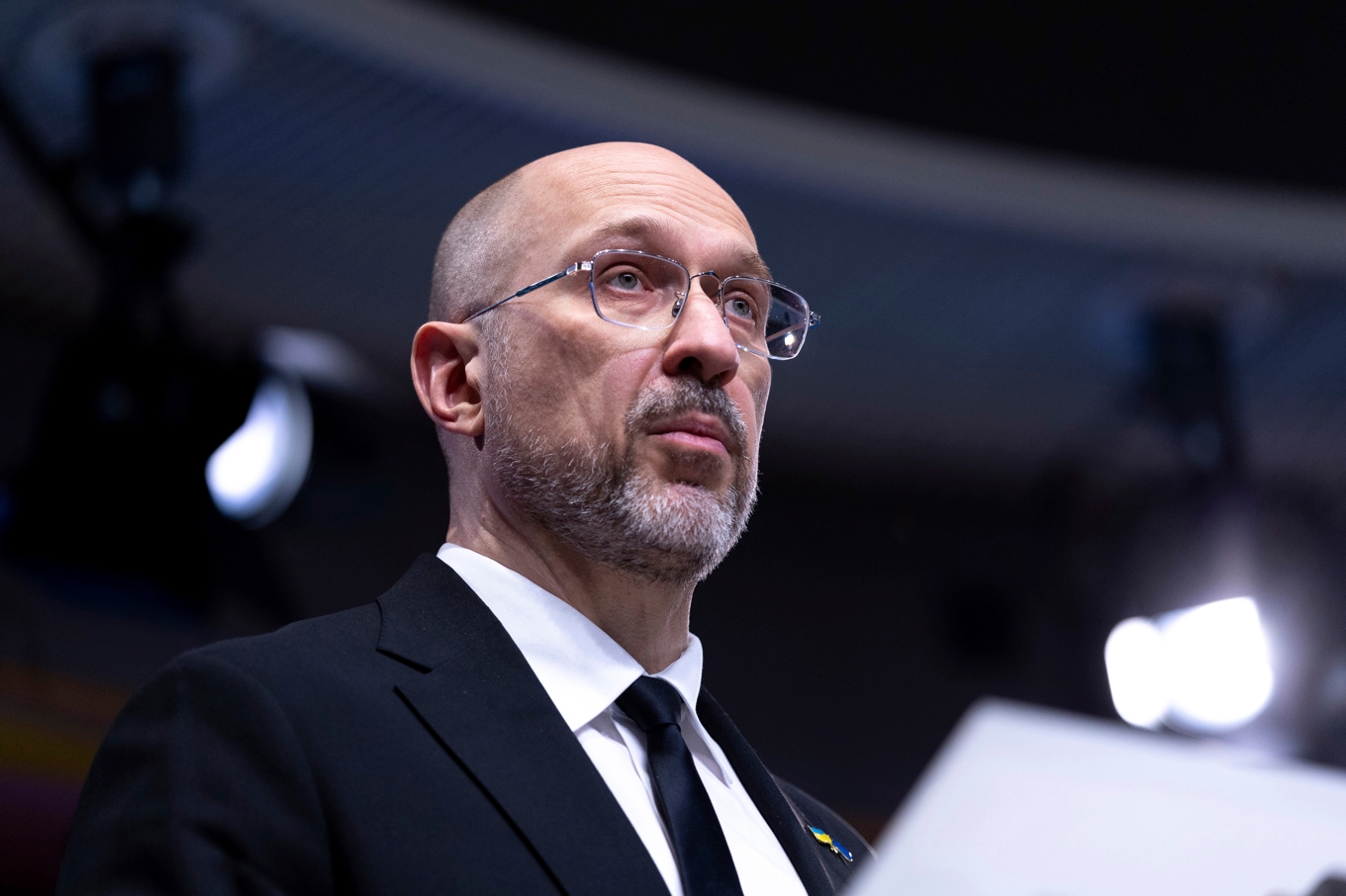 Zelenskyj vill att den nuvarande premiärministern Denys Sjmyhal (på bilden) tar över rollen som försvarsminister. Arkivbild. Foto: Omar Havana/AP/TT