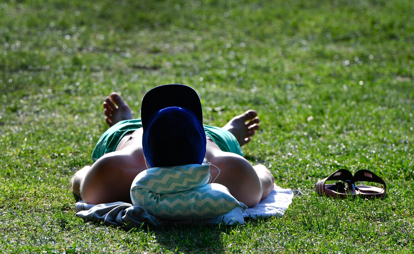 SMHI utfärdar höga temperaturer för tisdag, onsdag och torsdag i inre delarna av mellersta Norrland. Under mitten av veckan väntas maximal dagstemperatur bli minst 30 grader och lokalt upp till 33 grader. Foto: Anders Wiklund/TT