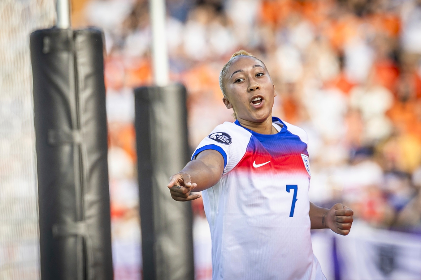 Englands Lauren James, här under 4–0-segern mot Nederländerna tidigare under EM, är en spelare Sverige måste få stopp på i kvällens kvartsfinal. Foto: Michael Buholzer/AP/TT