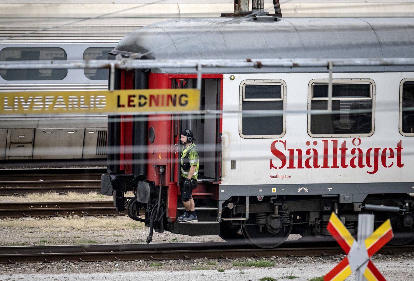 Resenärer på Snälltåget blev fast på tåget i upp till elva timmar. Arkivbild. Foto: Johan Nilsson/TT