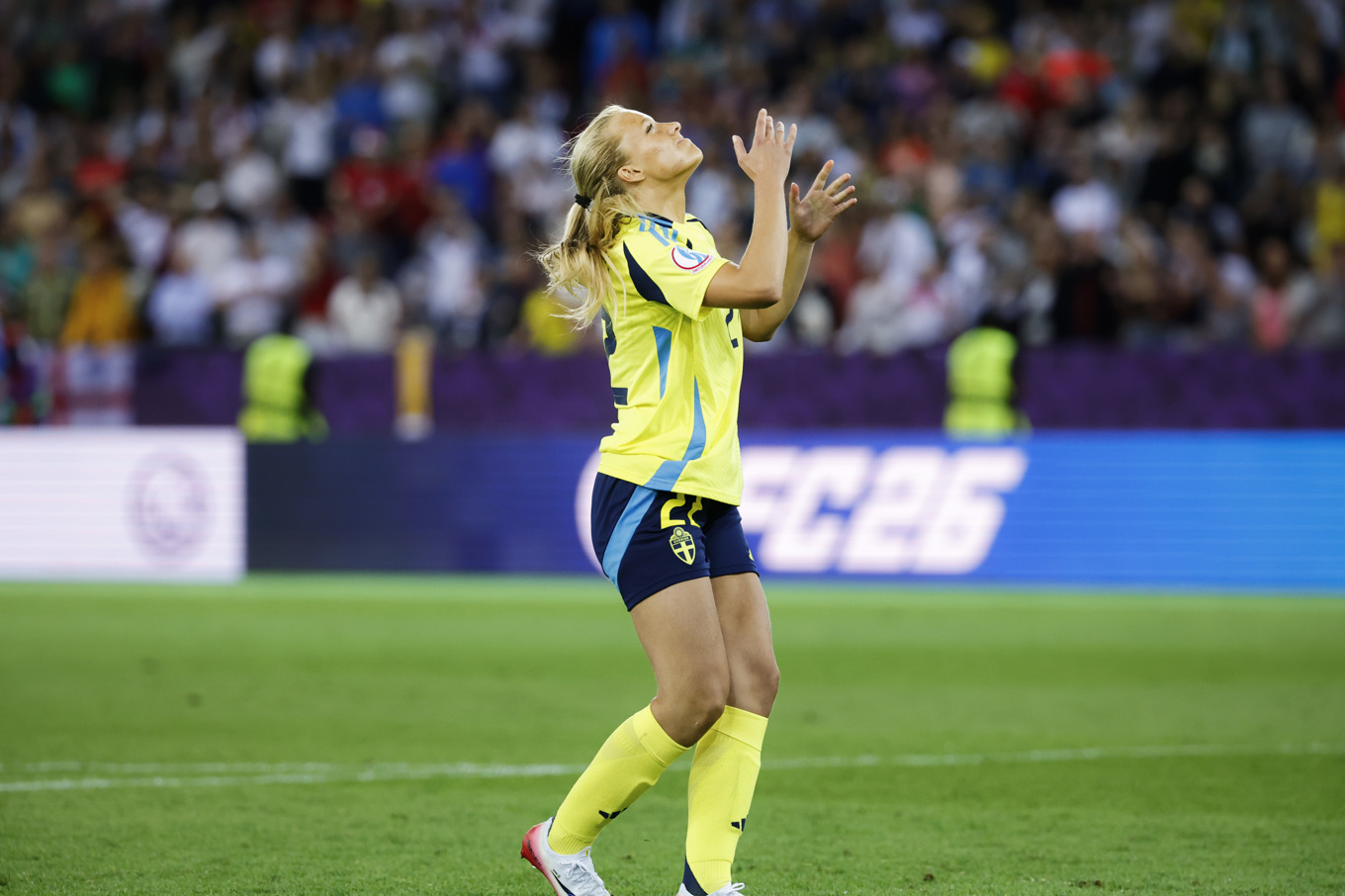 Sveriges Smilla Holmberg missade den avgörande straffen under torsdagens kvartsfinal mot England. Foto: Adam Ihse/TT