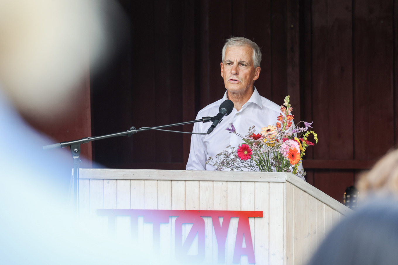 Norges statsminister Jonas Gahr Støre under minnesceremonin på Utøya. Foto: Jan Langhaug/NTB/TT
