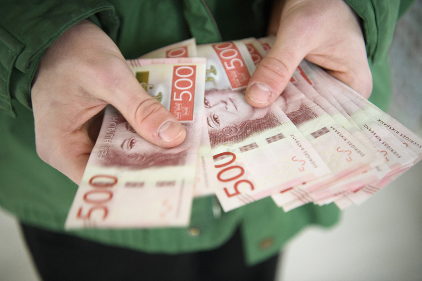 En kvinna fick över hundra tusen kronor i sjukpenning trots att hon arbetade heltid. Arkivbild. Foto: Henrik Montgomery/TT