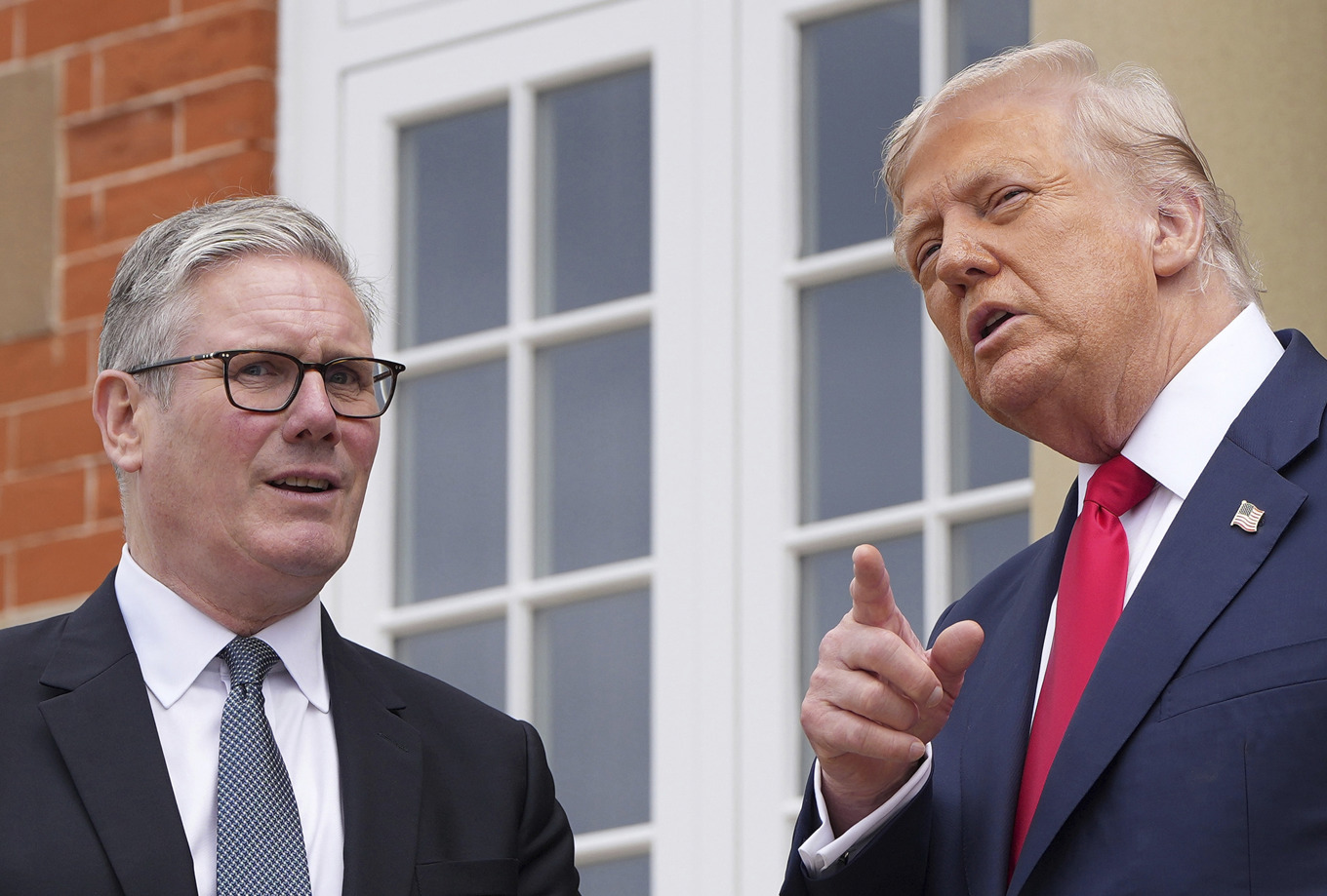 USA:s president Donald Trump tillsammans med Storbritanniens premiärminister Keir Starmer i Skottland. Foto: Christopher Furlong/AP/TT