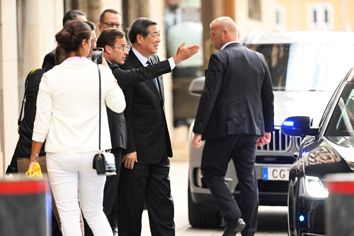 Statsminister Ulf Kristersson tar emot Kinas vice premiärminister He Lifeng på Rosenbad på måndagen. Foto: Fredrik Sandberg/TT