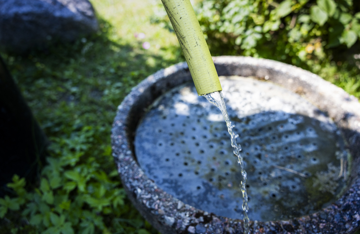 Hushåll med vatten från egen brunn bör spara så att vattnet räcker ända fram till hösten. Foto: Pär Bäckström/TT
