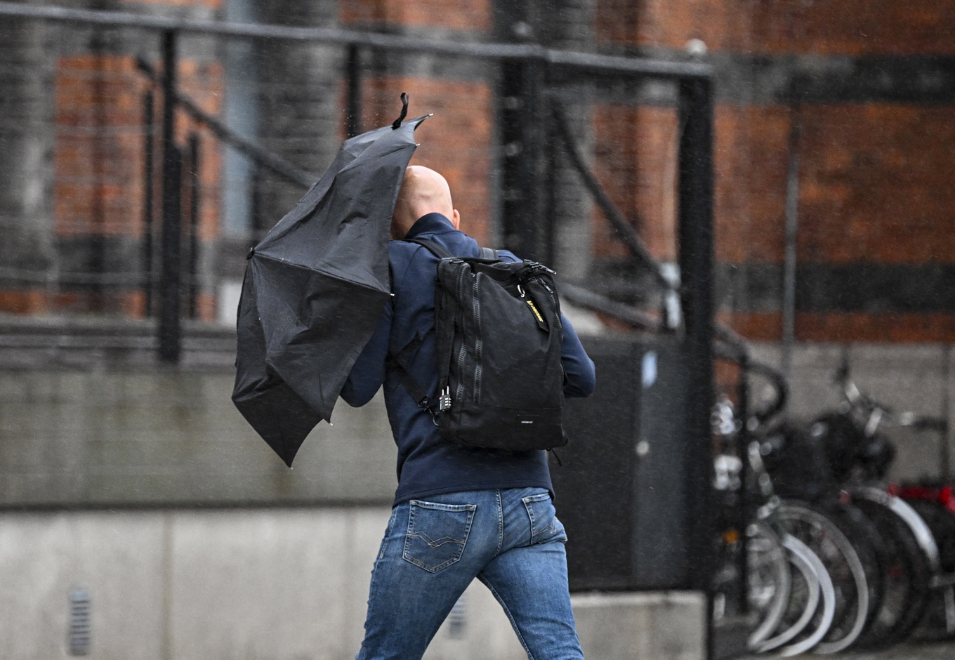 Ett lågtryck, som bär med sig hårda vindar, är på väg mot Sveriges västkust. Arkivbild. Foto: Johan Nilsson/TT