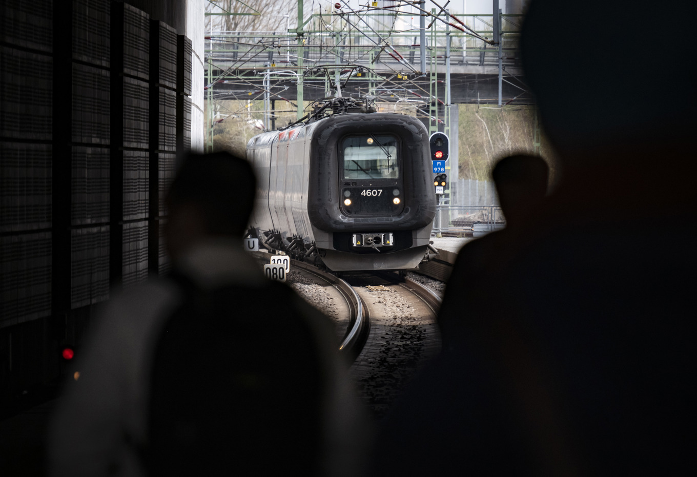 Danska fotbollssupportrar fick kliva av vid stationen i Hyllie och skickades sedan tillbaka till Danmark. Arkivbild. Foto: Johan Nilsson / TT