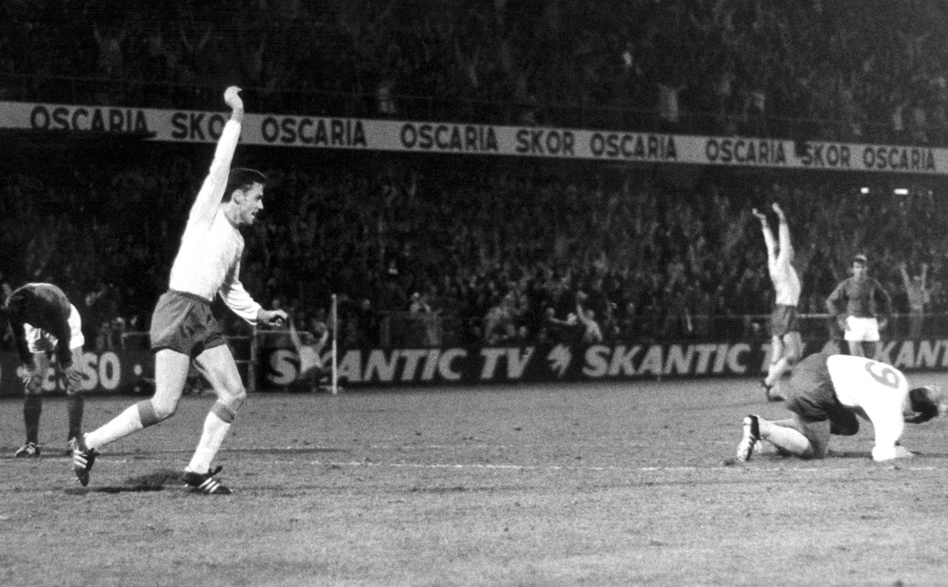 Ove Kindvall sköt Sverige till VM med två mål mot Frankrike på Råsunda 1969. För det fick han Bragdguldet. Arkivbild. Foto: Ragnhild Haarstad/TT
