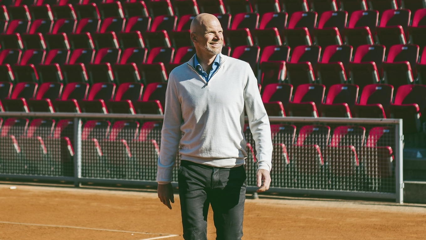 Patrik Fredriksson menar att det krävs brett samarbete och privata satsningar för att svensk tennis ska få fram spelare som når ATP- eller WTA-touren. Foto: Privat