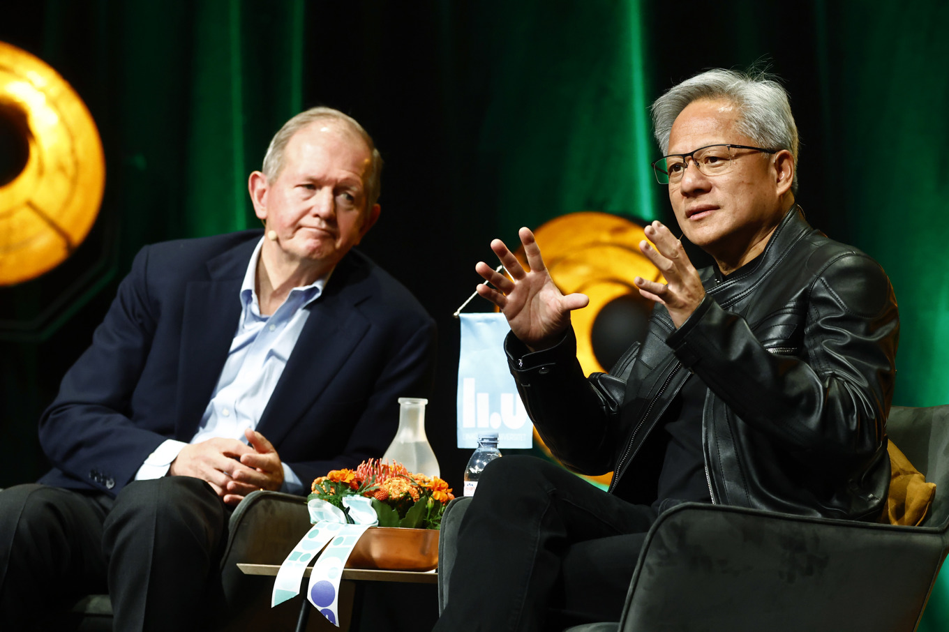 Marcus Wallenberg tillsammans med Nvidias medgrundare och vd Jensen Huang vid den gemensamma pressträffen i maj. Arkivbild. Foto: Stefan Jerrevång/TT