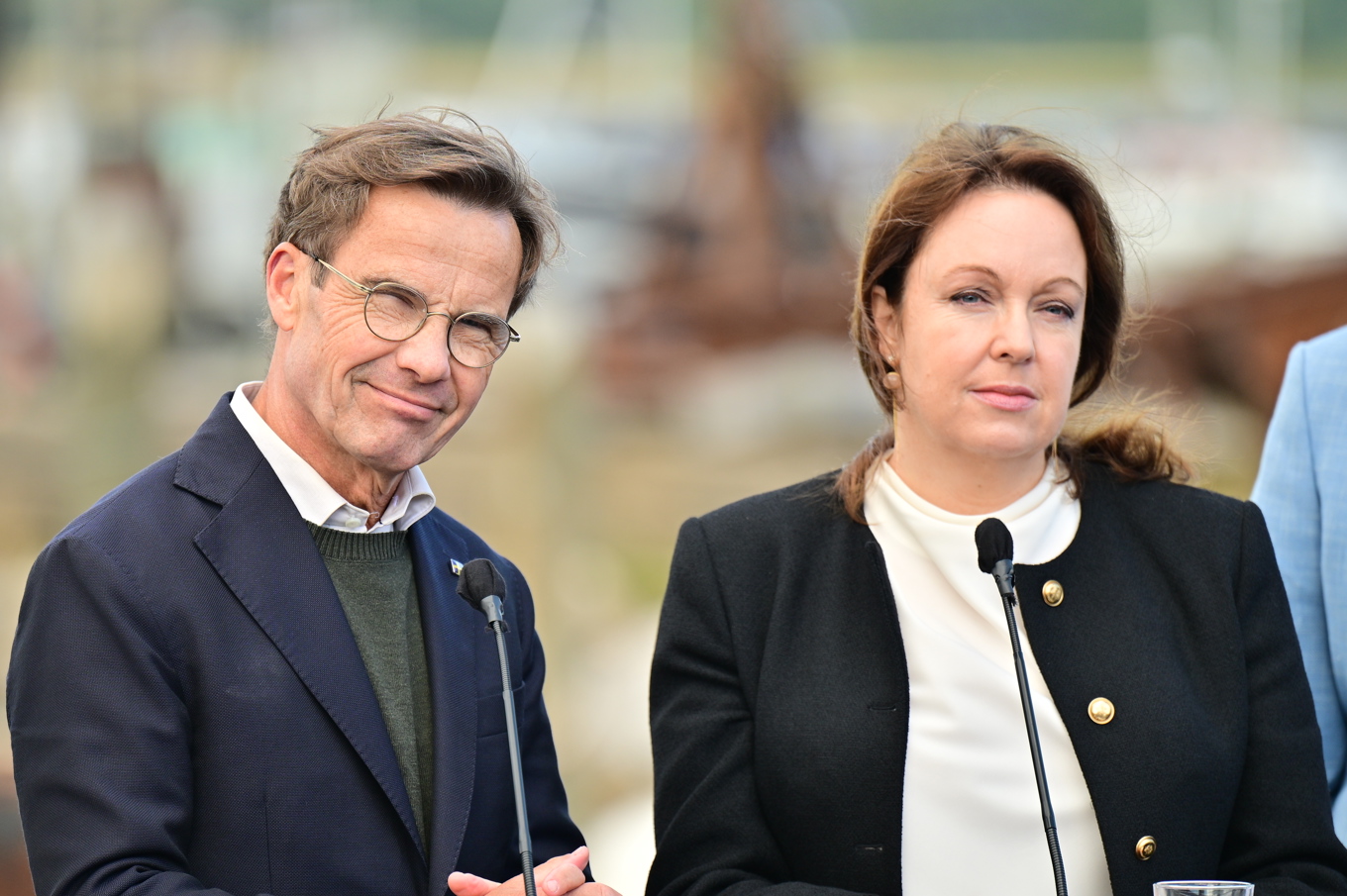 Statsminister Ulf Kristersson (M) tillsammans med Vattenfalls vd Anna Borg under en pressträff i Bua på torsdagen. Foto: Hanna Brunlöf/TT
