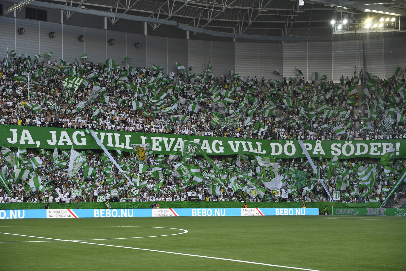 Hammarbys tifo under mötet mot Charleroi på 3 arena. Foto: Oscar Olsson/TT