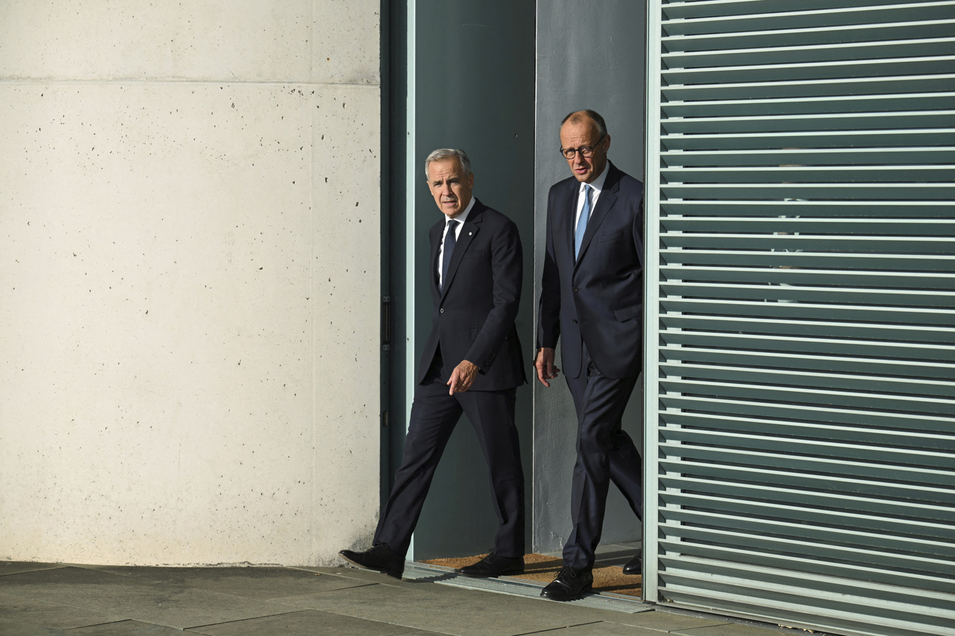 Beskedet från den tyske förbundskanslern Friedrich Merz (till höger i bild) kom under Kanadas premiärminister Mark Carneys Berlinbesök. Foto: Annegret Hilse/Pool via AP/TT