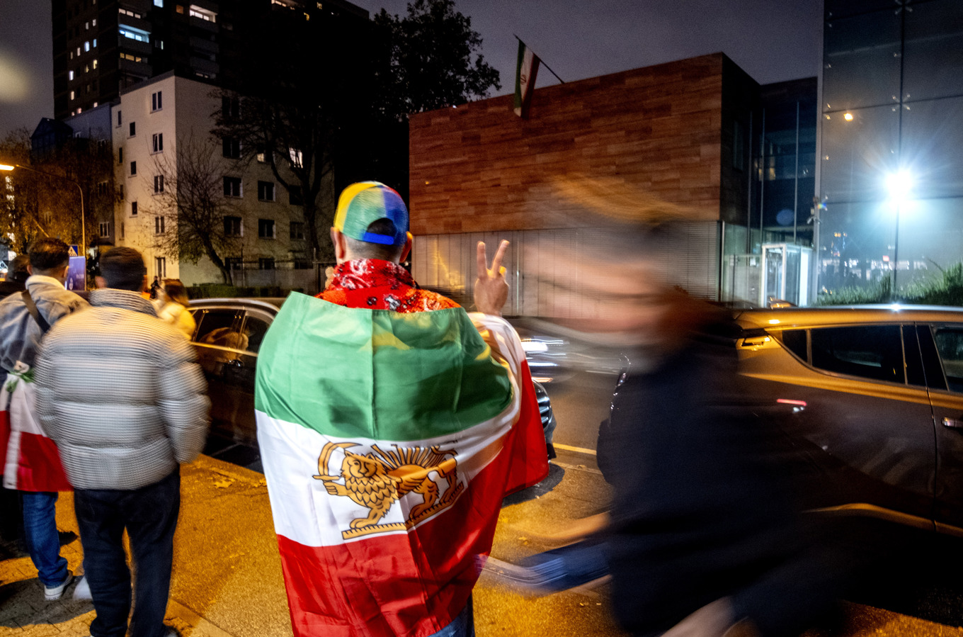Iranier i tyska Frankfurt demonstrerar mot avräẗtningen av den iransk-tyske fången Jamshid Sharmahd. Foto: Michael Probst