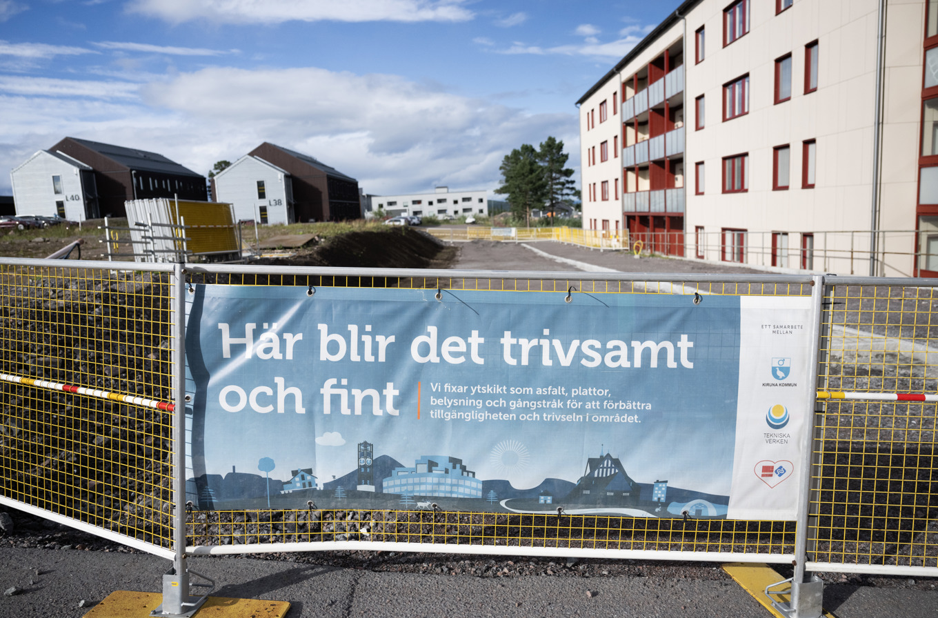 Nybyggda hus i Kiruna där bostäder rivs och flyttas för att ge plats åt gruvan. Foto: Fredrik Sandberg/TT
