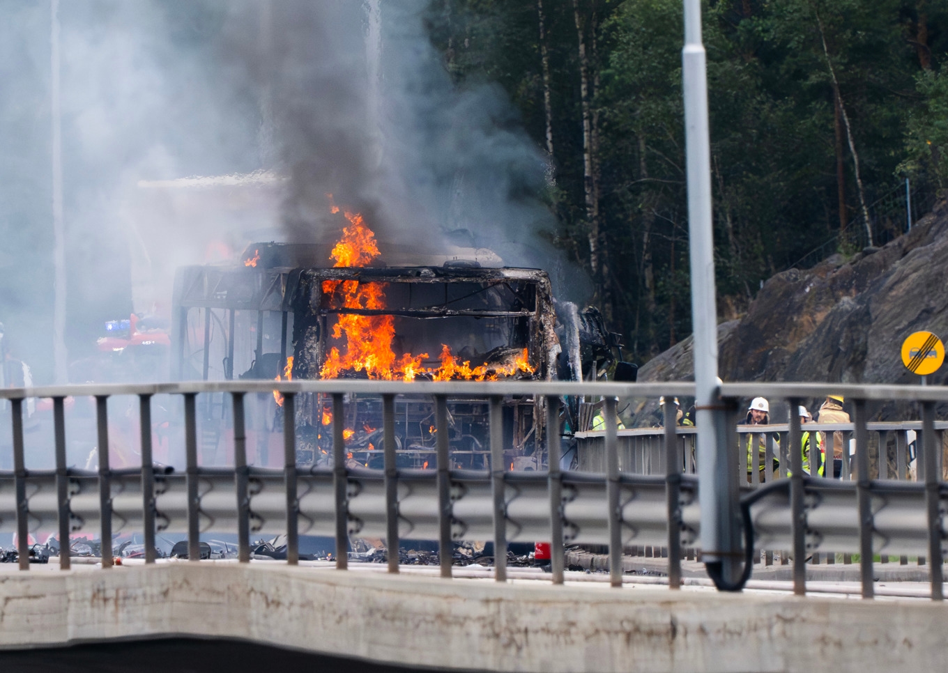 Två personer omkom när en gasbuss och en personbil kolliderade i Värmdö på torsdagen. Foto: Jonas Ekströmer/TT
