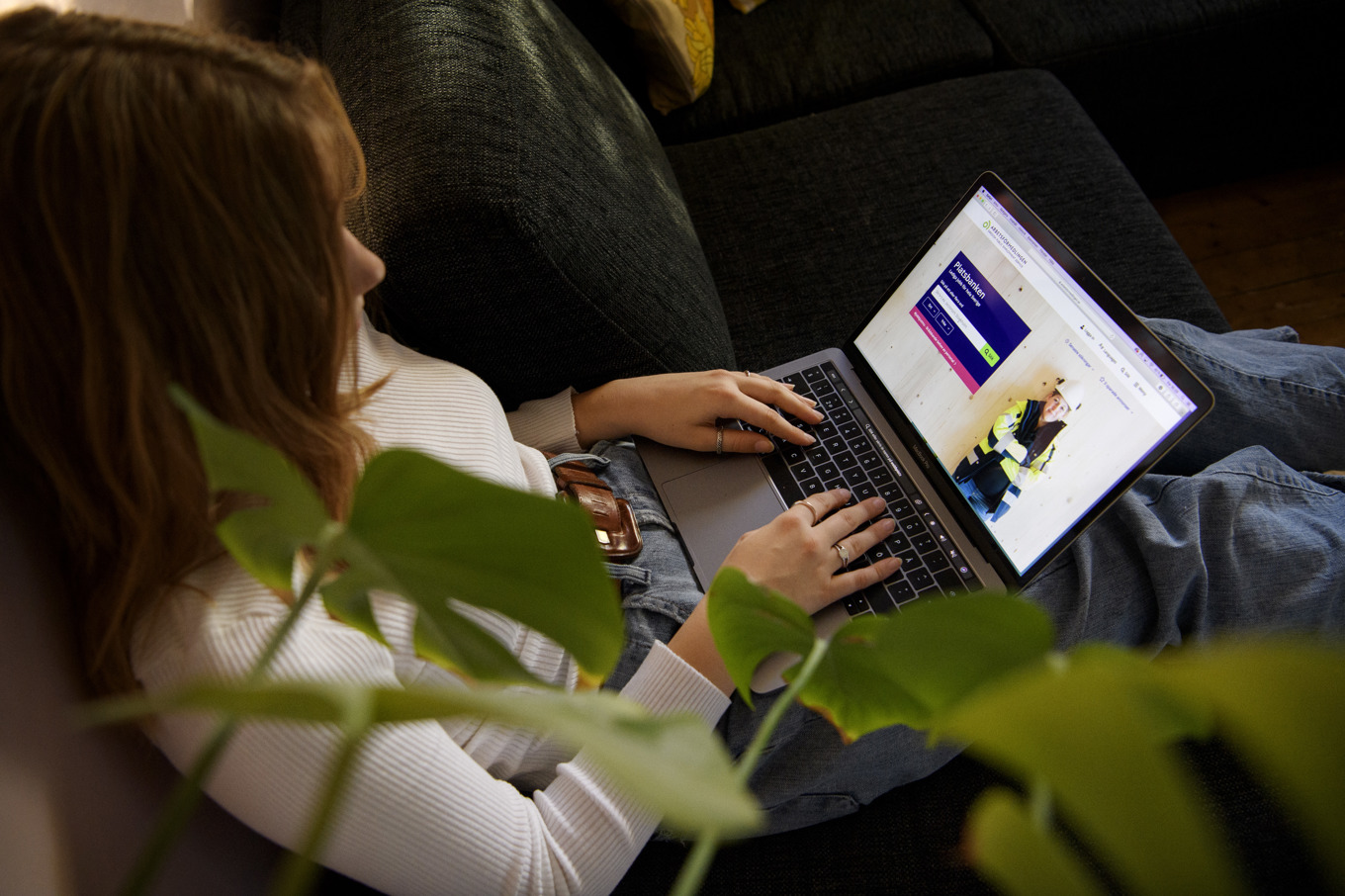 Vissa branscher är mer kritiska än andra till att använda AI för att söka jobb. Arkivbild. Foto: Jessica Gow/TT