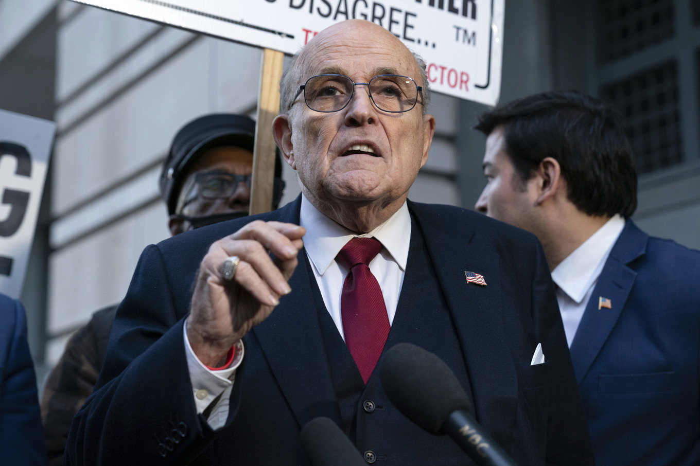 New Yorks före detta borgmästare, och Donald Trumps tidigare advokat, Rudy Giuliani, på bild från 2023. Foto: Jose Luis Magana/AP/TT
