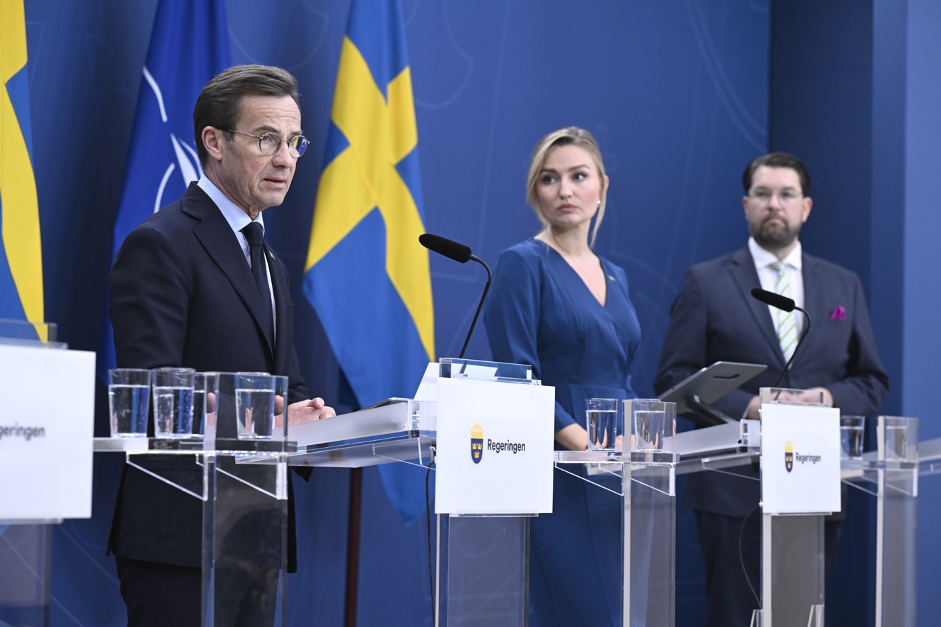 Statsminister Ulf Kristersson (M), energi- och näringsminister Ebba Busch (KD) och Sverigedemokraternas partiledare Jimmie Åkesson (SD) vid en tidigare pressträff. Arkivbild. Foto: Jessica Gow/TT