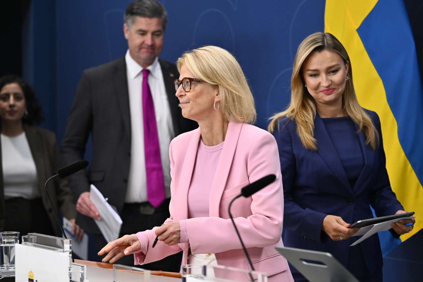 Finansminister Elisabeth Svantesson (M), energi- och näringsminister Ebba Busch (KD), och Sverigedemokraternas ekonomisk-politisk talesperson Oscar Sjöstedt (SD). Foto: Anders Wiklund/TT