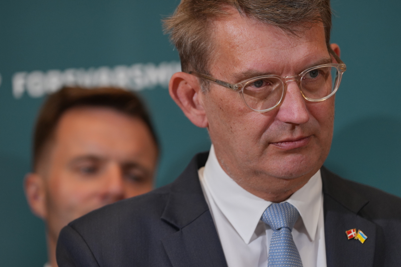 Danmarks försvarsminister Troels Lund Poulsen tillkännager ett historiskt stort danskt vapeninköp i Köpenhamn på fredagen. Foto: Emil Helms/Scanpix/TT