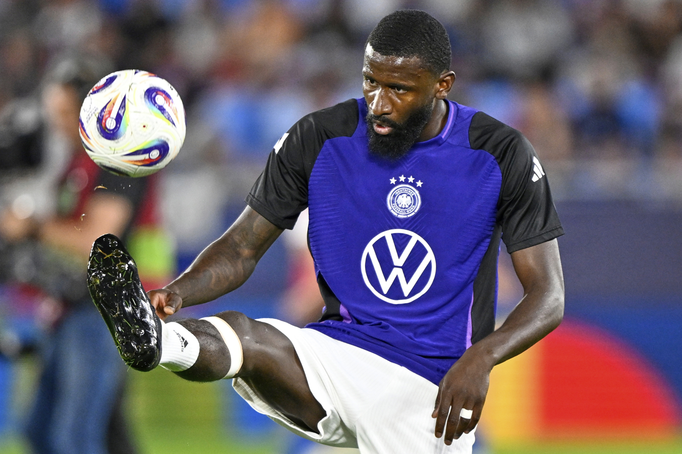 Antonio Rüdiger blir borta en längre tid. Arkivbild. Foto: Denes Erdos/AP/TT