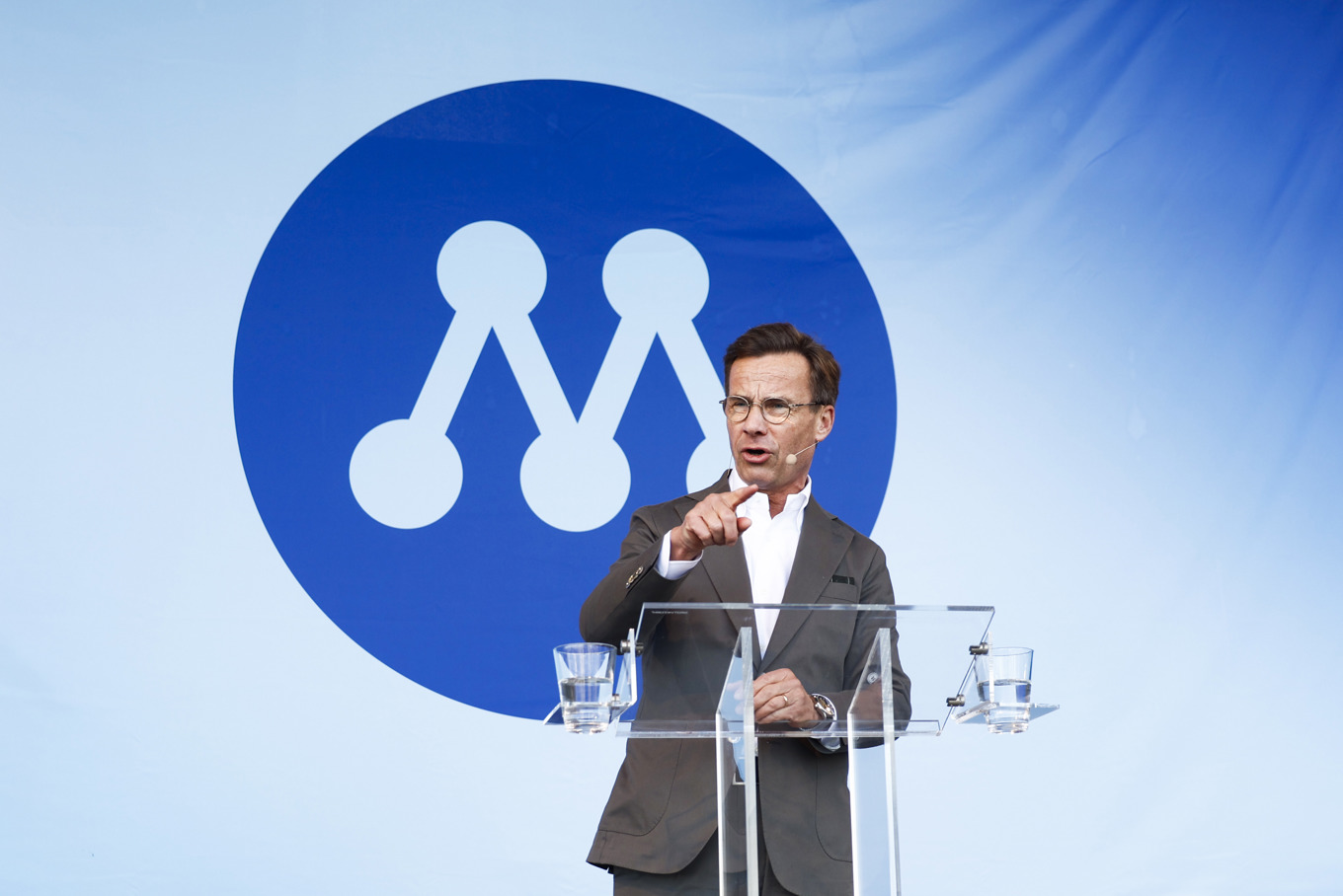 Moderaternas partiledare och Sveriges statsminister Ulf Kristersson håller sensommartal. Foto: Stefan Jerrevång/TT