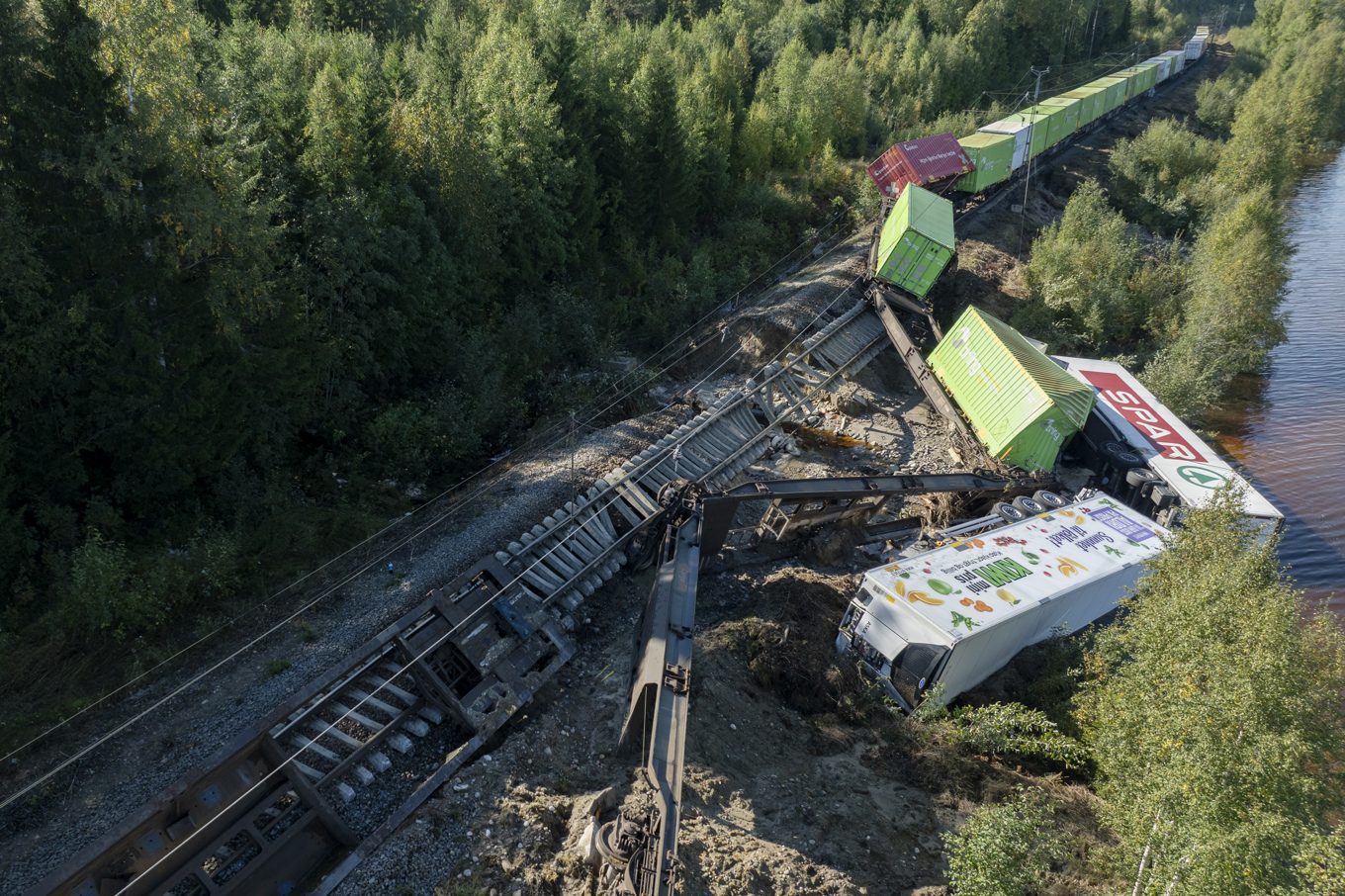 Förra veckans skyfall orsakade omfattande trafikkaos i Västernorrland med urspårade tåg och underminerade vägar. Foto: Mats Andersson/TT