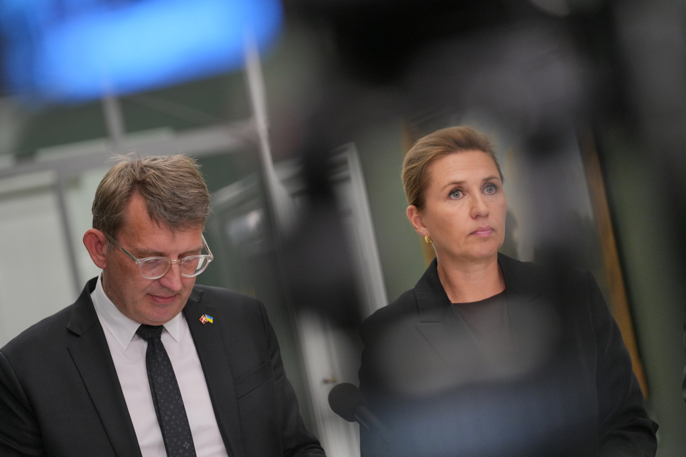 Försvarsminister Troels Lund Poulsen (V) och statsminister Mette Frederiksen (S). Foto: Emil Helms/Scanpix/TT