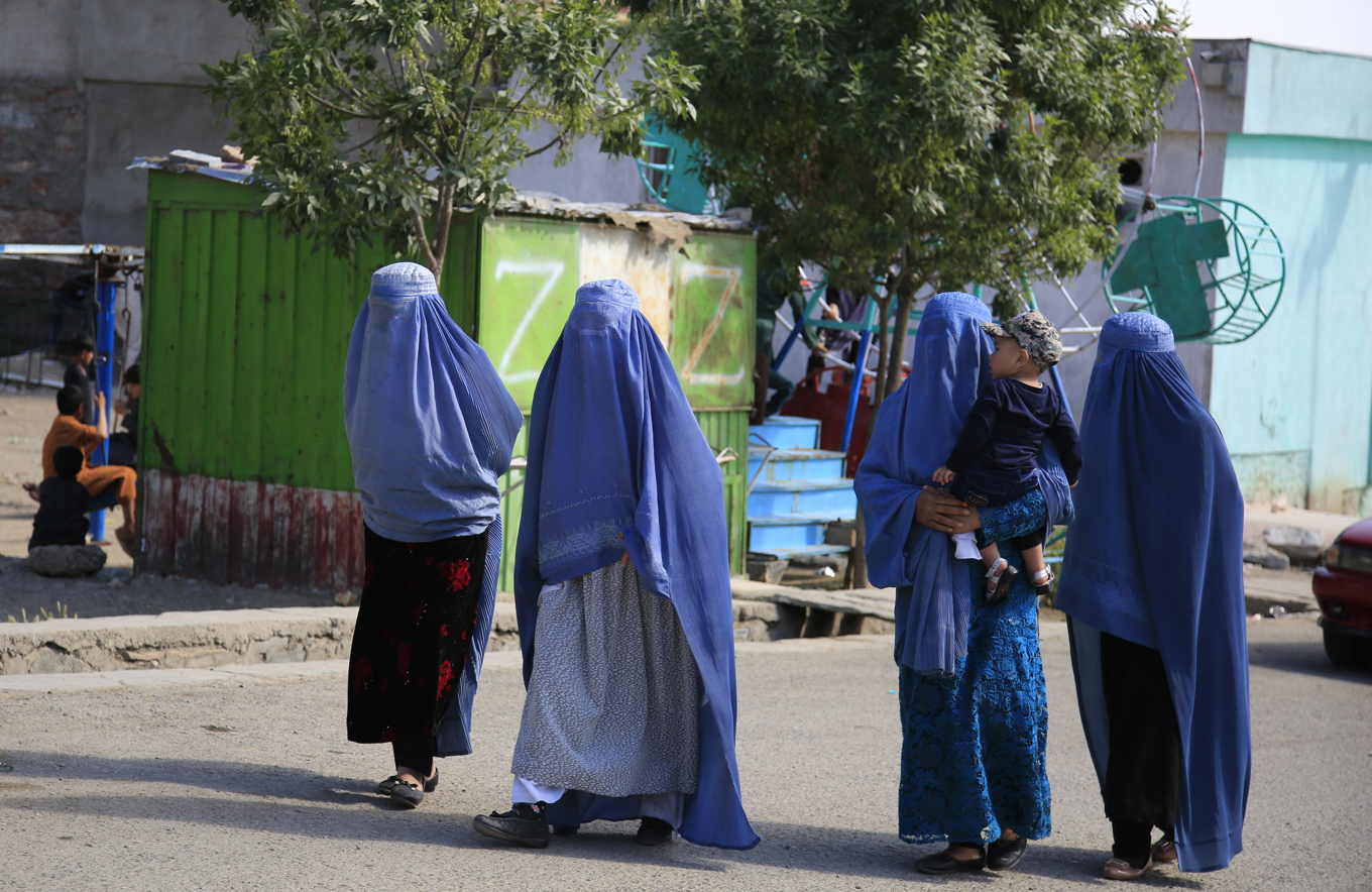 Afghanska kvinnor i Kabul. Bild tagen i samband med ramadan 2021. Foto: Mariam Zuhaib/AP/TT