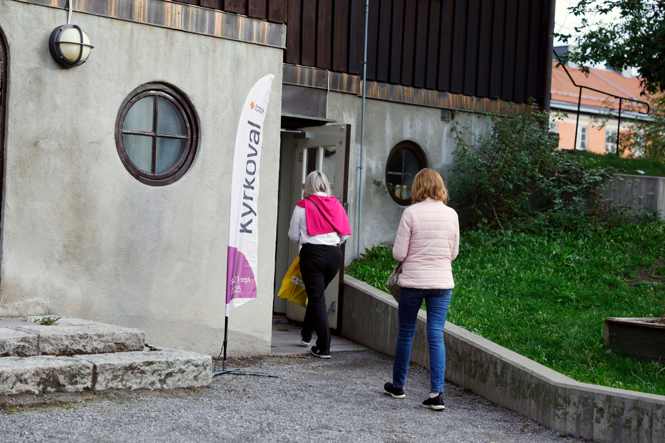 Vallokalen i Allhelgonakyrkan på Södermalm i Stockholm. Foto: Nicklas Thegerström/TT