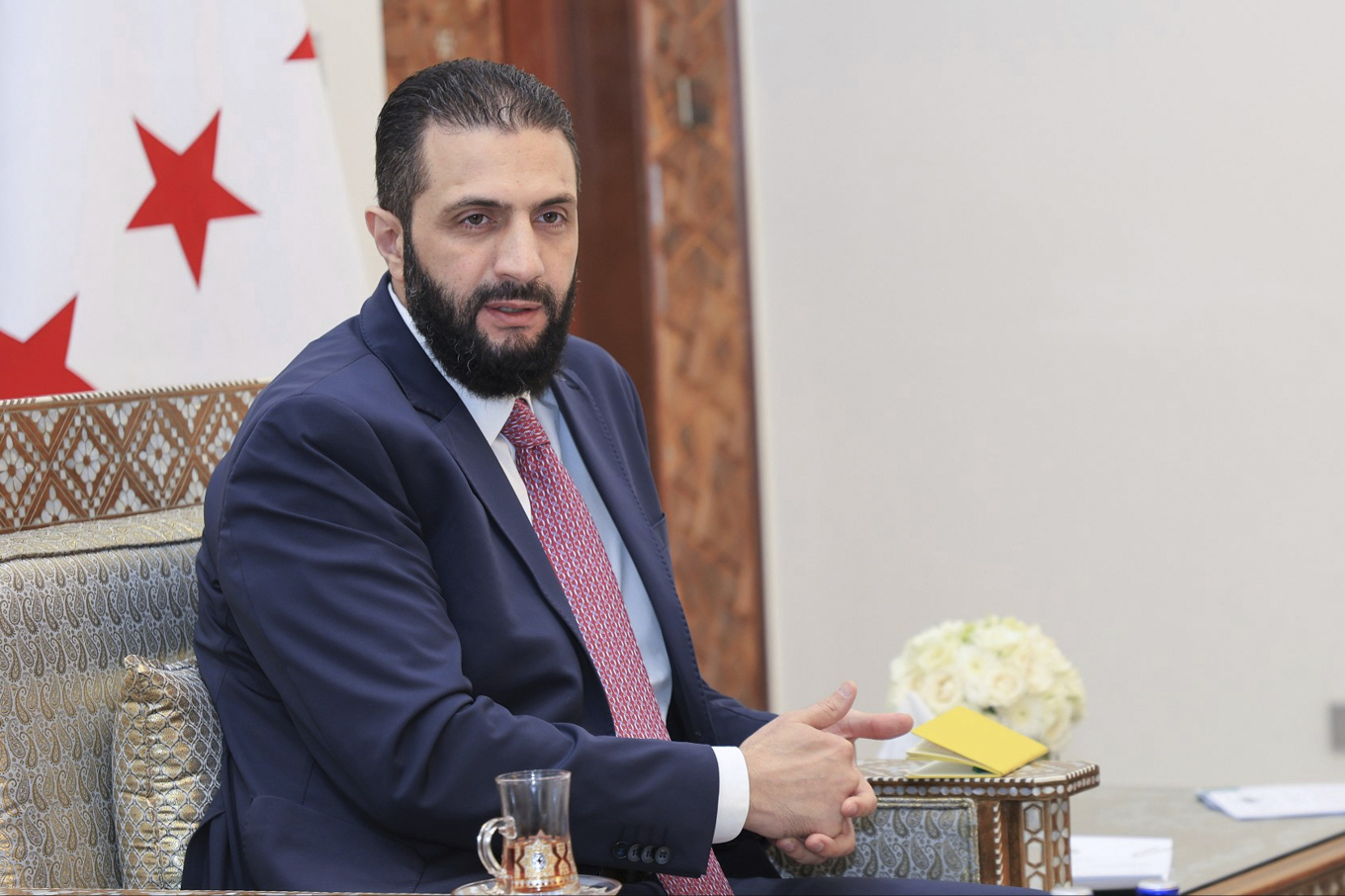 Syriens interimspresident Ahmed al-Sharaa i Damaskus i juli i år. Foto: Sana via AP/TT