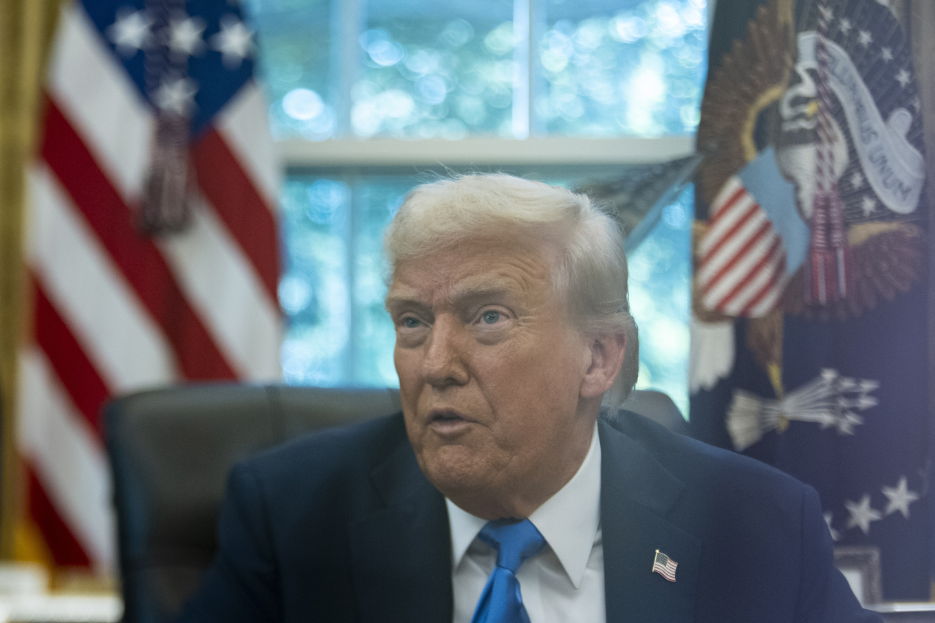 USA:s president Donald Trump har trappat upp den militära närvaron i Karibien, där flera påstådda knarksmugglare dödats. Nu höjer presidenten tonläget igen. Foto: Alex Brandon/AP/TT