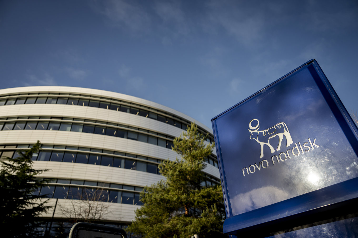 Danska konsumenter oroas av att Novo Nordisk ska säga upp personal och aktien har tappat hälften av sitt värde. Arkivbild. Foto: Mads Claus Rasmussen/AP/TT