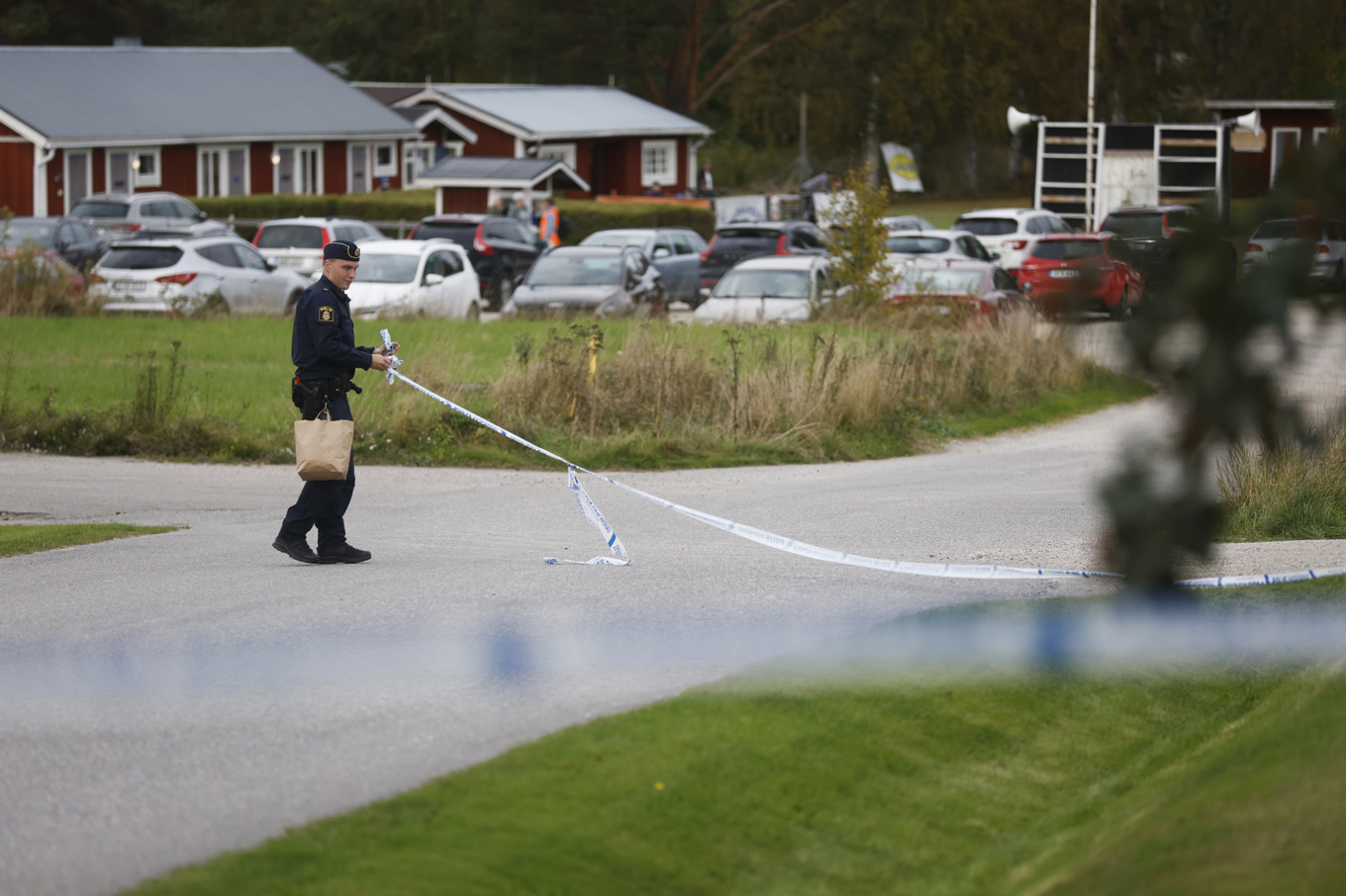 En sjukvårdare vid ambulansen blev dödat i tjänsten på lördagen. Foto: Mats Andersson/TT