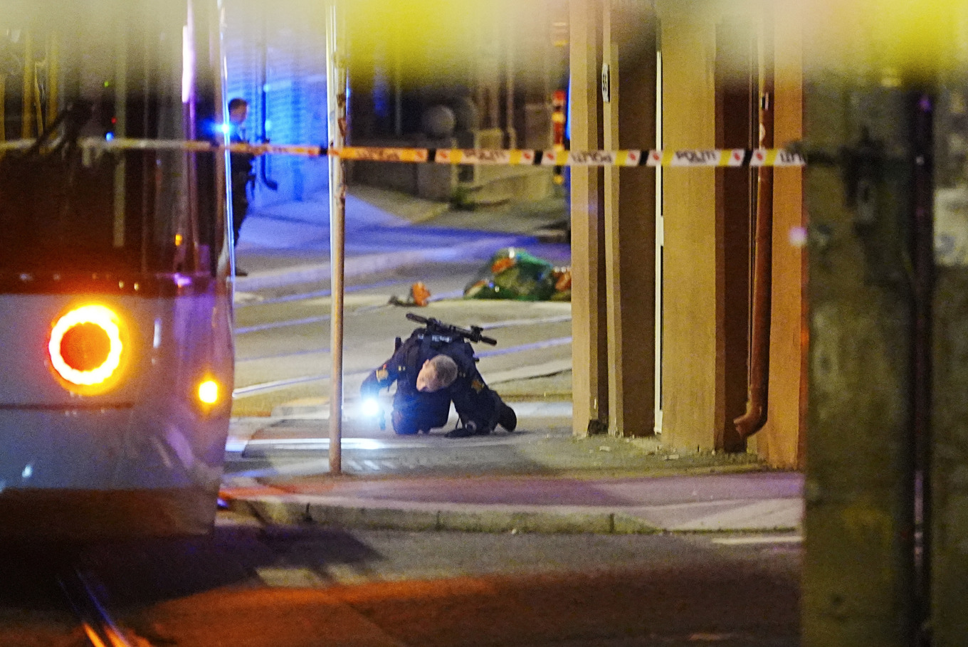 Polis i Oslo letar efter fler sprängämnen. Foto: Terje Pedersen/NTB/TT