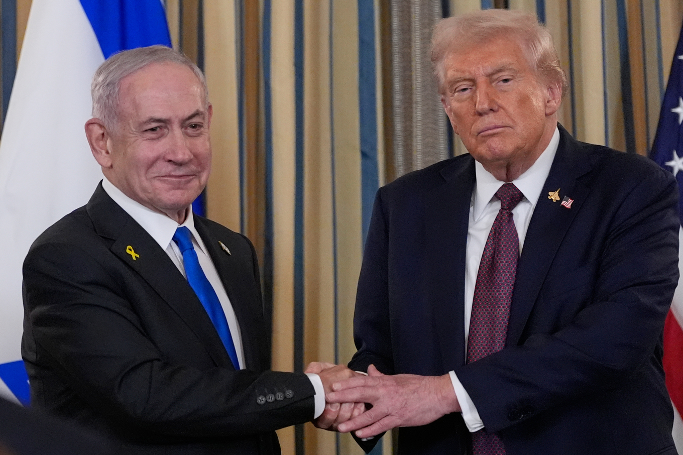 Benjamin Netanyahu och Donald Trump vid måndagens pressträff. Foto: Alex Brandon/AP/TT